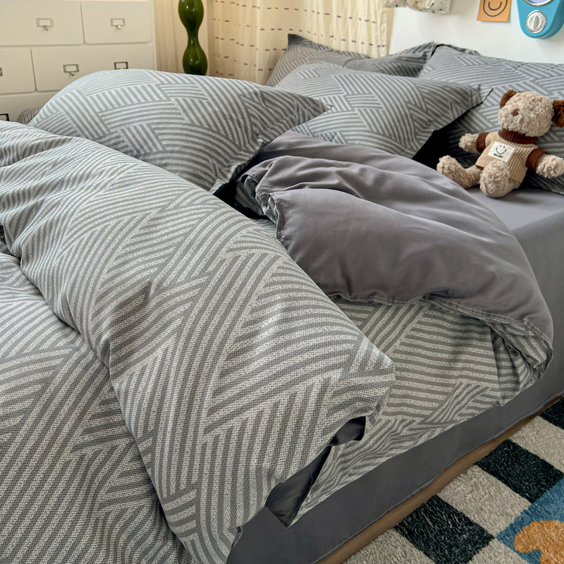 طقم أغطية سرير هندسي رمادي من  - مراجعة Linen Duvet Cover وسعره