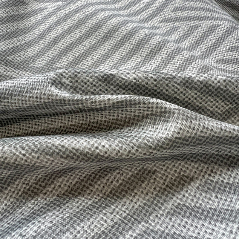 طقم أغطية سرير هندسي رمادي من  - مراجعة Linen Duvet Cover وسعره